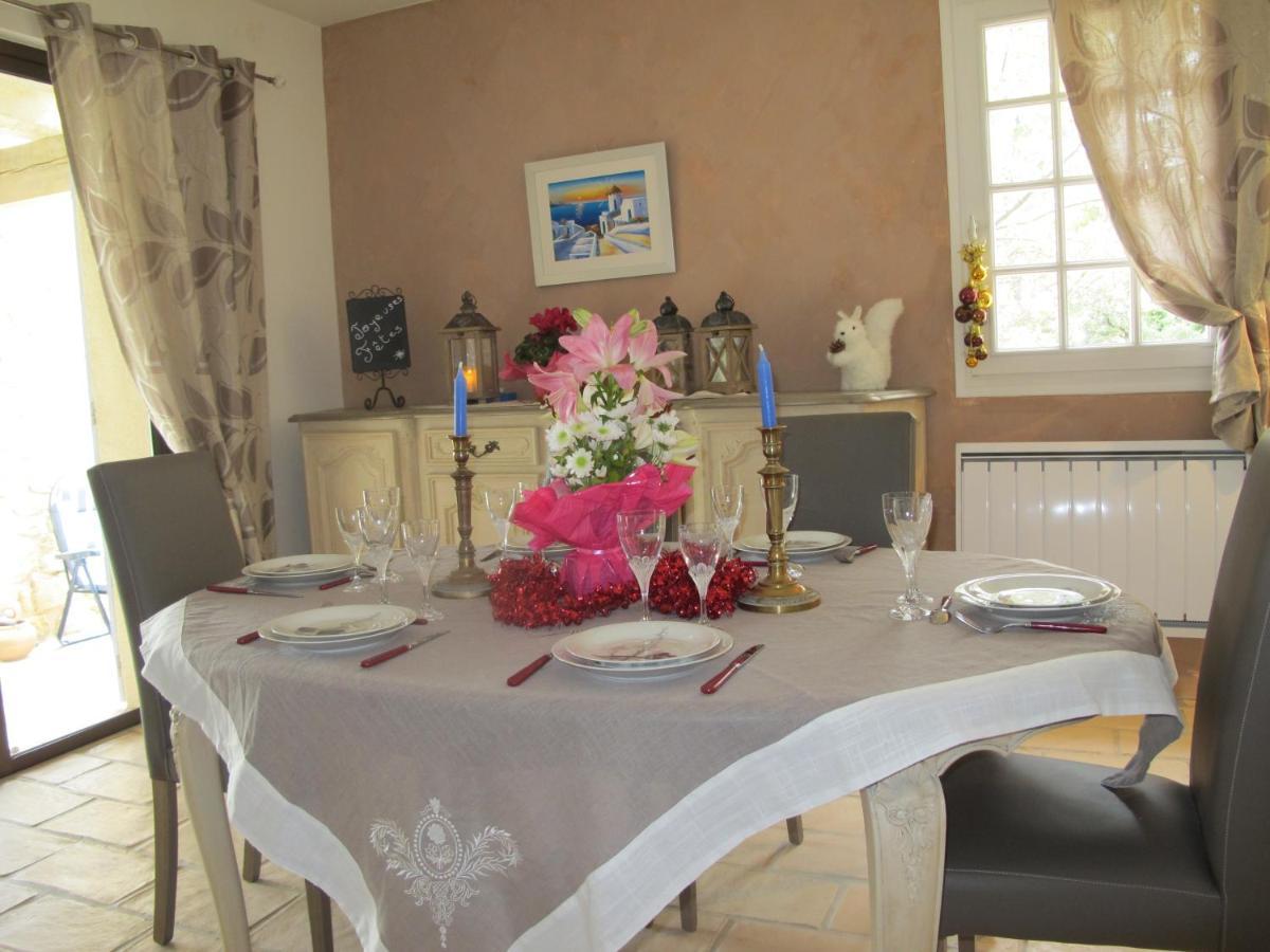 L'Oustau De Bigatie Bed and Breakfast Lambesc Εξωτερικό φωτογραφία