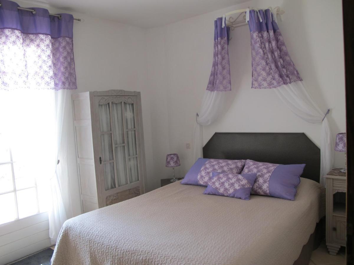 L'Oustau De Bigatie Bed and Breakfast Lambesc Εξωτερικό φωτογραφία