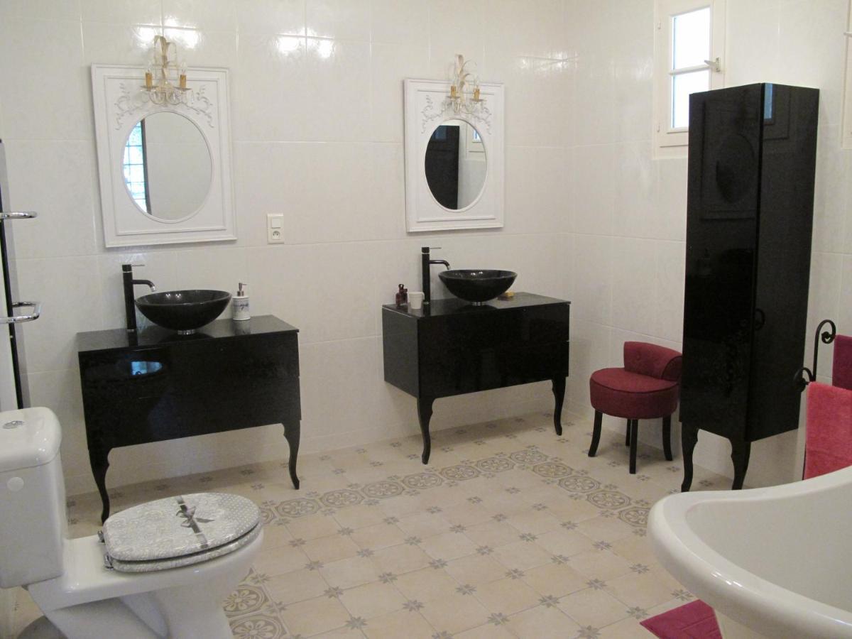 L'Oustau De Bigatie Bed and Breakfast Lambesc Εξωτερικό φωτογραφία