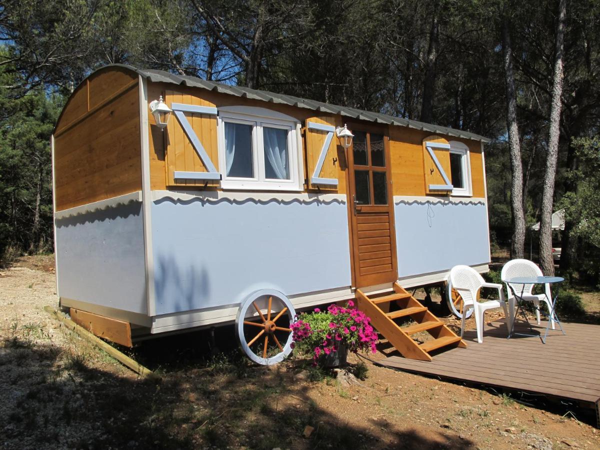 L'Oustau De Bigatie Bed and Breakfast Lambesc Εξωτερικό φωτογραφία