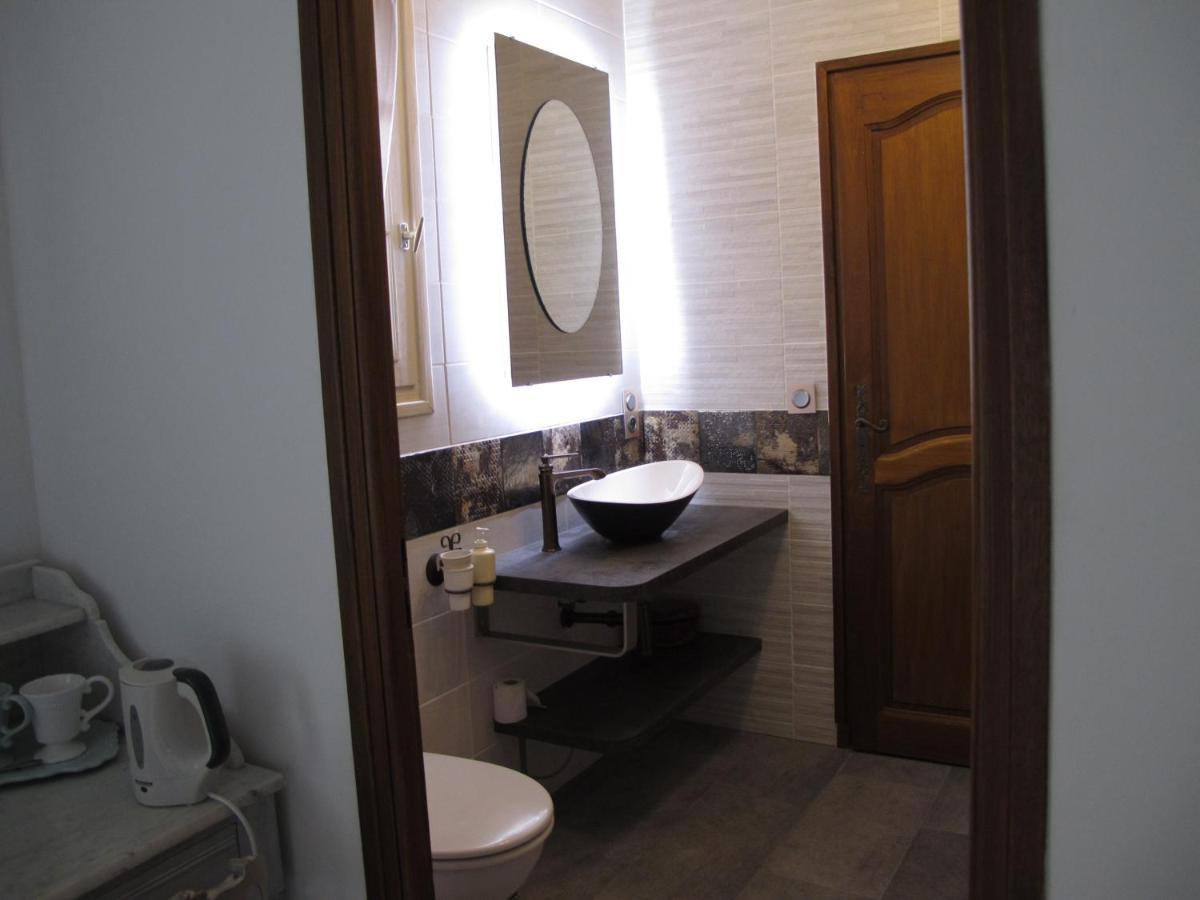 L'Oustau De Bigatie Bed and Breakfast Lambesc Εξωτερικό φωτογραφία