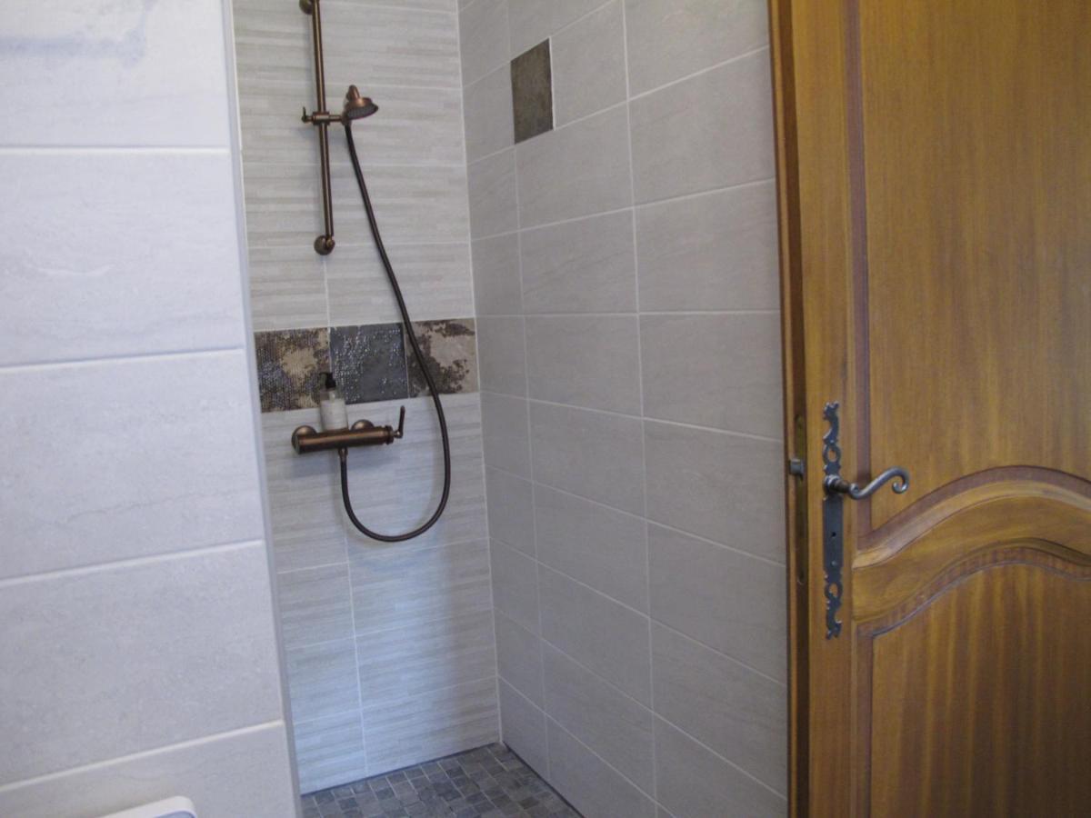 L'Oustau De Bigatie Bed and Breakfast Lambesc Εξωτερικό φωτογραφία