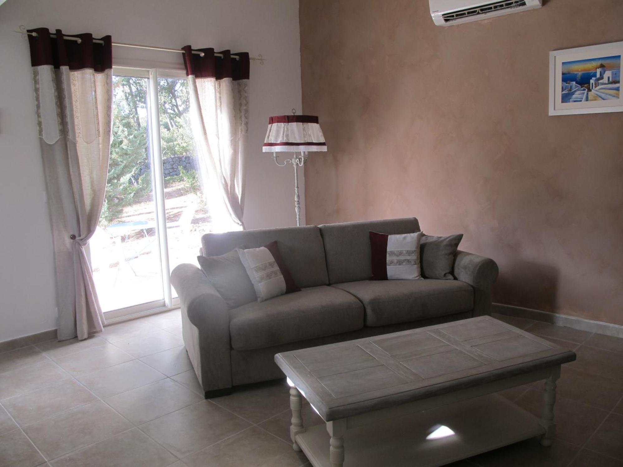 L'Oustau De Bigatie Bed and Breakfast Lambesc Εξωτερικό φωτογραφία